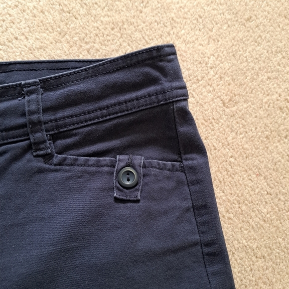 St. John's Bay Bermuda Shorts Women's 10 Blue Cotton Blend - Picture 3 of 8